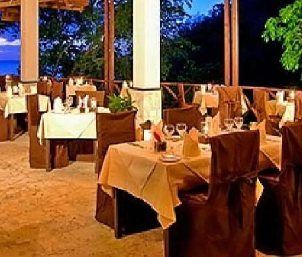st lucia restaurant service